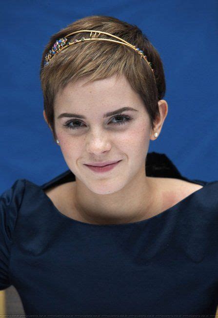 The Many Headbands Of Emma Watson Celebrity Headband Style Emma