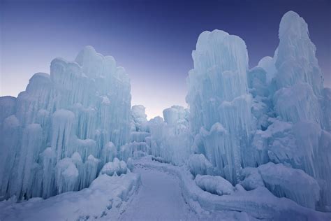 Have Your Frozen Moment At This Cool Glowing Ice Castle Park In Utah