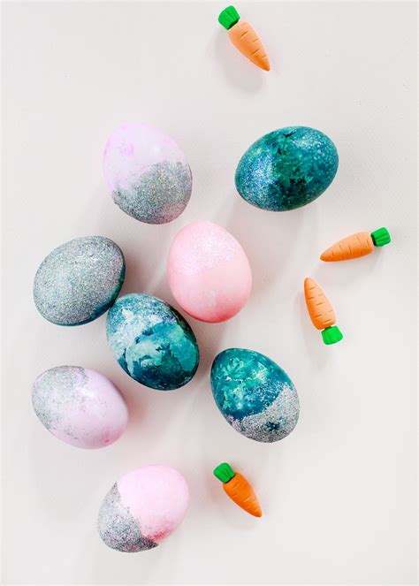 Diy Hologram Glitter Dipped Easter Eggs Easter Eggs Easter Egg