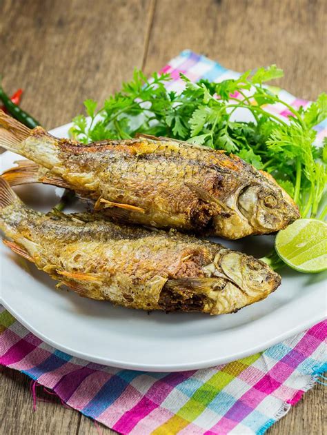 Mi bertekstur lembut dengan pangsit berisi daging ayam dan udang cocok disantap untuk menu ½ sdt minyak wijen. Resep Ikan Mas Goreng Bumbu Bawang Ketumbar - Lifestyle ...