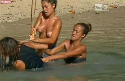 Raffaella Fico Nuda E In Topless Per For Men In Un Video Erotico Di