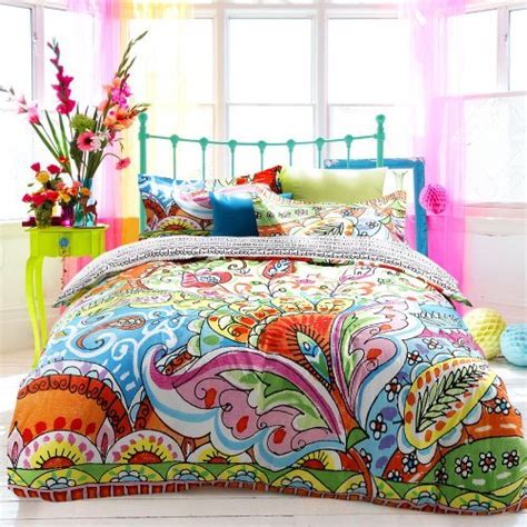 We purchased this for our guest bedroom after our previous comforter started looking tired. Colorful Bedding - WebNuggetz.com | WebNuggetz.com