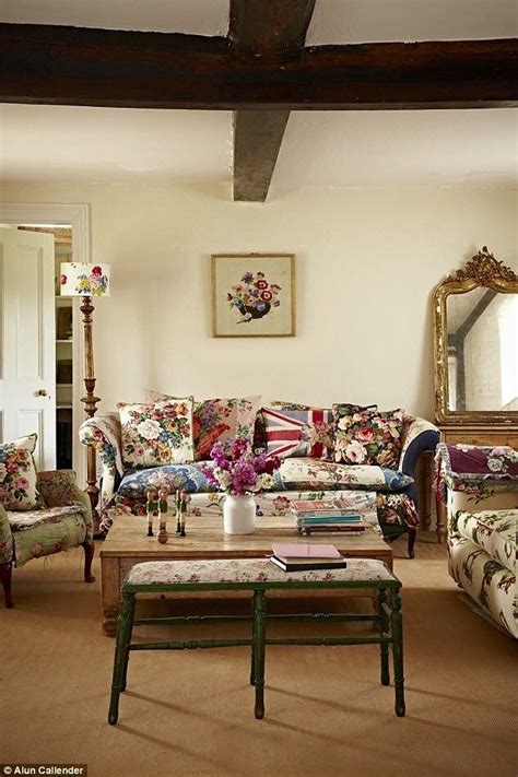 Living Room By Sarah Moore Home Design Living Room English Country