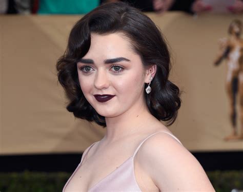 Maisie Williams Stellar Studs Prove She Is A Star Dahling