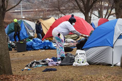 St Paul Clears Kellogg Mall Park First Of 8 Homeless Camps To Be Vacated Twin Cities