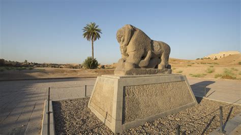 Irak cumhuriyeti, dünyanın en eski medeniyetlerinin yer almış olduğu mezopotamya'da kurulmuş, orta doğu'daki stratejik konumu ve petrol rezervlerinden dolayı önemli bir devlettir. Babylon in Irak na jaren erkend als Unesco-werelderfgoed | NOS