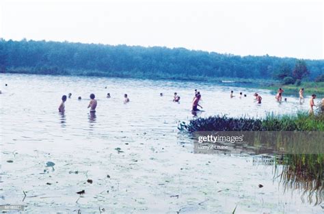 Swimmers In The Lake On The Grounds Of The Woodstock Music And Arts Nieuwsfotos Getty Images