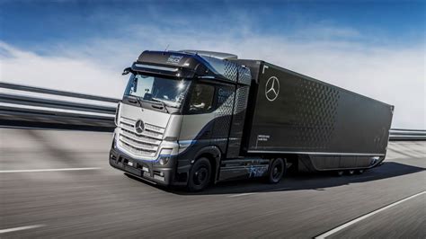Daimler Trucks Begins Rigorous Testing Of Fuel Cell Truck Just Auto