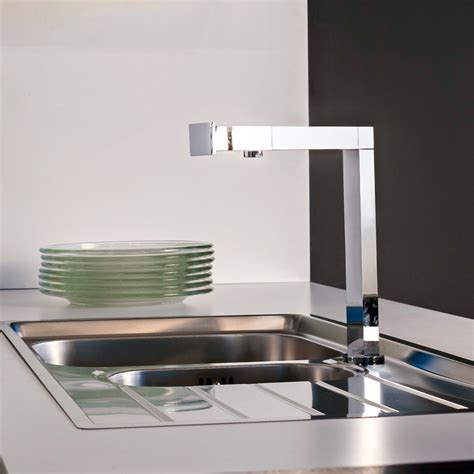 You can use the faucet for all your basic washing needs while still using a firm body that is easy to care for and clean off. Best Tall Kitchen Faucets