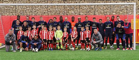 Sunderlands First Team Train With The Under 8s Chronicle Live