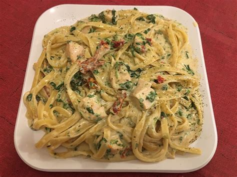 Spinach And Sun Dried Tomato Chicken Alfredo Taste And Review