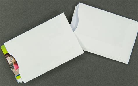 Our premium card sleeves are made from extra clear polypropylene so your cards can still look their best whilst being protected. Information Packaging - Two Card Plain White Card Sleeve