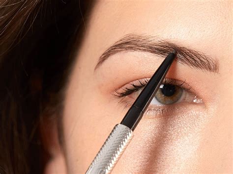 How To Fill In Your Eyebrows The Easy Way Step By Step Click Through