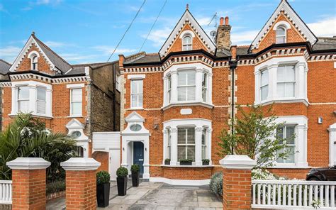 Party Time Gorgeous Homes With Guest Houses For Sale In London