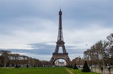 Climbing La Tour Eiffel A Brit And A Southerner