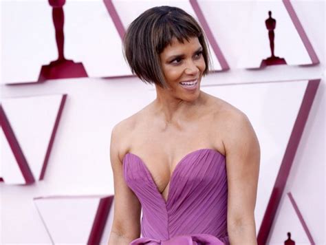 Halle Berry Topless Foe End Of Summer Photos The Fappening Hot