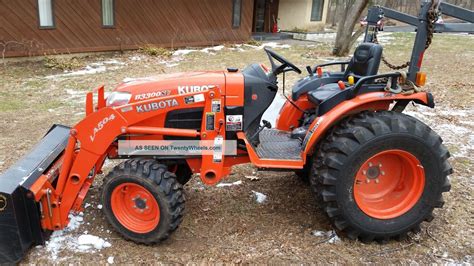 Kubota B3300su Hst 2012 4wd Tractor With Loader And 60 Brush Cutter