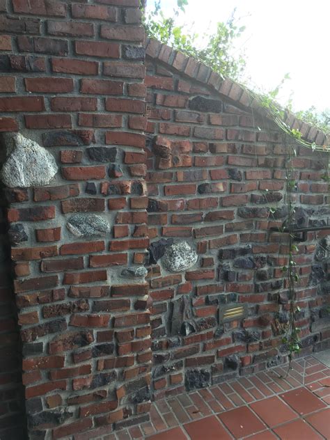 Clinker Brick Wall At The Lodge At Torrey Pines Clinker Brick