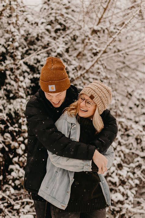 Winter Couples Session In Knoxville Tennessee On A Snow Day Winter
