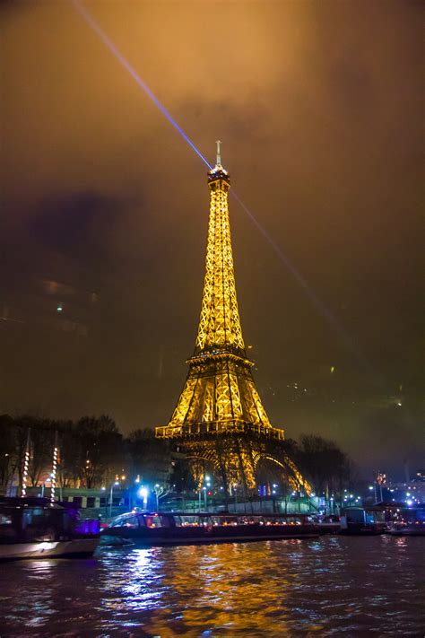 Torre Eiffel Ver París De Noche Sin Hacer Cola