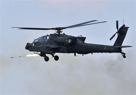 Us General Apache Helicopters On Attack Against Isis In Iraq Cbs News