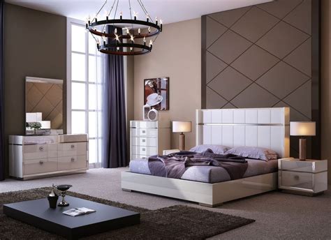 Paris Light Gray Platform Bedroom Set From Jnm Coleman