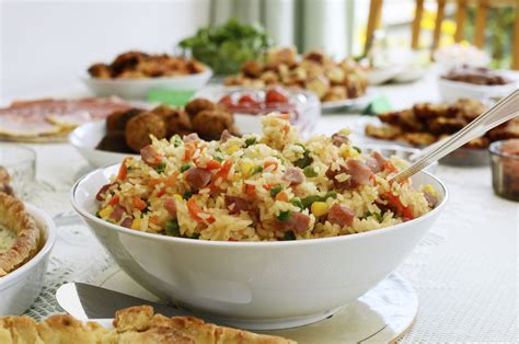 Taking food to a party? 30 Potluck Themes for Work Events | Potluck lunch ideas ...