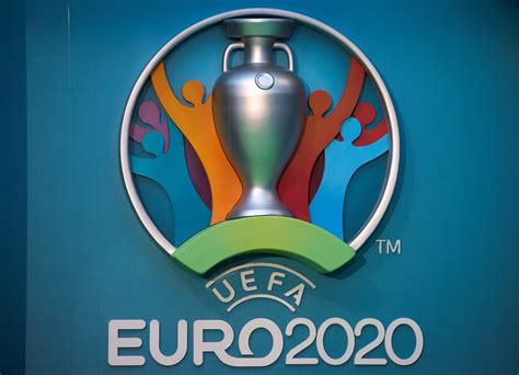 In der rechten spalte wird zudem die torjägerliste des wettbewerbs zum jeweiligen. Coronavirus : l'Euro 2020 de football officiellement ...