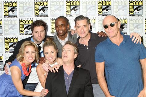 The Cast And Cary Elwes Sdcc 2013 Psych Psych Cast Psych Tv