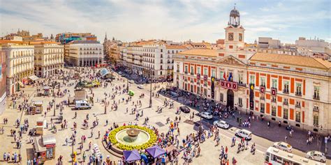 For example, the increasingly famous weekend brunches in enclosed glass terraces beyond the traditional tourist sights of the royal palace, the prado and the retiro park, every street, every roof, every historic building in madrid. Madrid