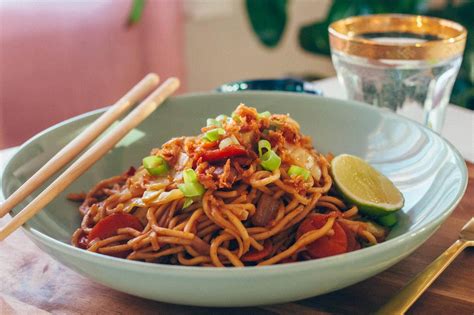 Easy Indonesian Mie Goreng Recipe Vegetarian Fried Noodles Sunshine
