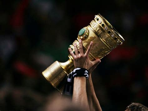 (auch die absteiger osnabrück, braunschweig und würzburg) die 4 besten drittligisten , dresden ,rostock , ingolstadt und die löwen. DFB-Pokal: Sieger kassiert 9,65 Millionen Euro - Kickwelt.de