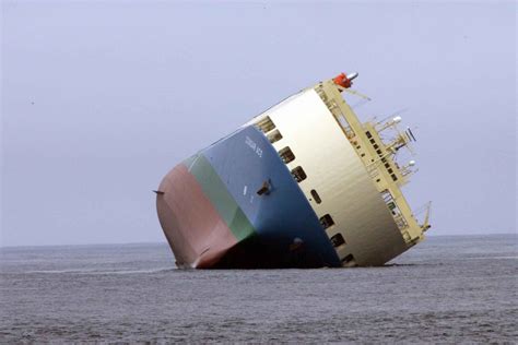 Free Picture Aground Ship