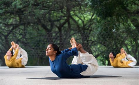 Hatha Yoga Basic Yoga Classes And Programs Isha Hatha Yoga Hatha