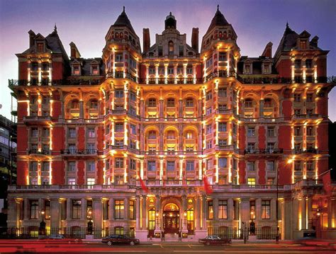 You can take advantage of free parking if you drive. 5 Top Rated Hotels in London England - Viral Rang