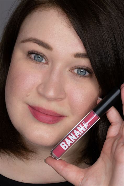 Banana Beauty Liquid Lipsticks Innenaussen