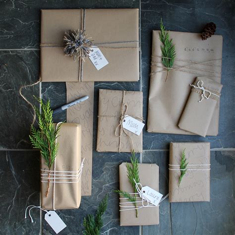 10 Christmas Wrapping Ideas Using Brown Paper