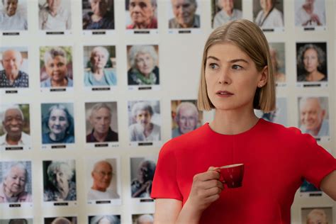 I Care A Lot Release Date Plot Cast Trailer And All You Need To Know About Rosamund Pike