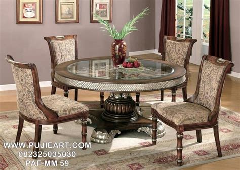 Meja makan dengan bentuk bulat merupakan salah satu jenis meja makan yang mulai populer di pasaran. Set Meja Makan Bulat Kayu Murah - PujieArt Furniture Jepara