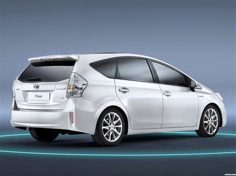 Fotos De Toyota Prius Plus Hybrid Mpv 2011
