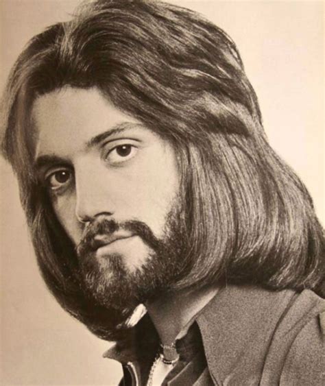 15 Mens Haircuts From The 1970s That Deserve A Comeback Frisuren 70er 70s Haar Coole Frisuren