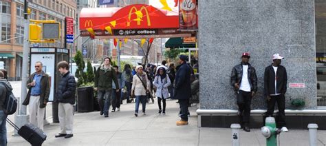 Klage Wegen Rassismus Gegen McDonalds Nach Entlassungen