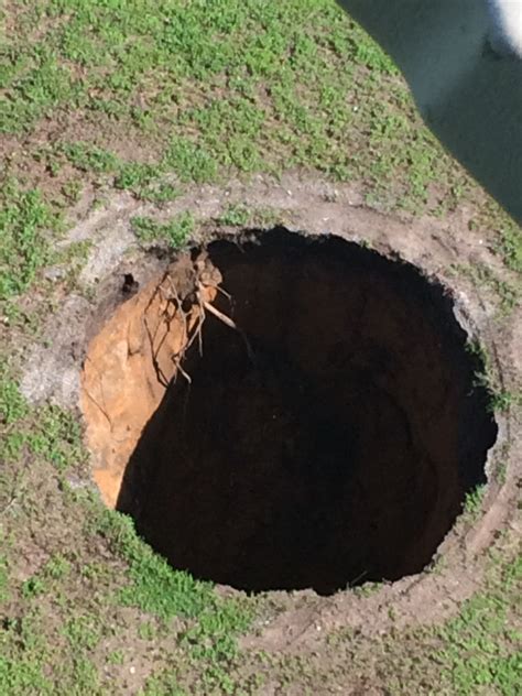 New Hole Opens Up At Site Of Fatal Seffner Sinkhole Florida Around The Worlds Natural Disasters