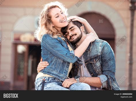 Most Romantic Hug Pictures