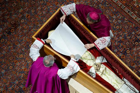 pope emeritus laid to rest abs cbn news