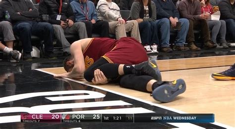 K Love Is Out Weeks NBA Twitter Laments The Kevin Love Knee Injury