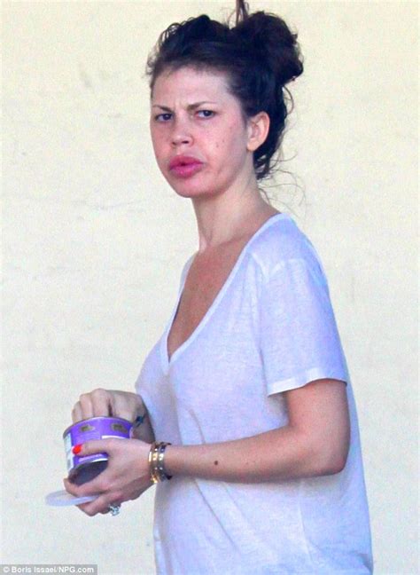 Las Vegas Star Nikki Cox Displays Huge Swollen Lips As She Shops With