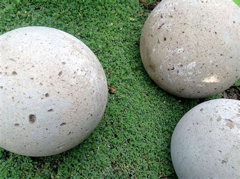 DIY Concrete Garden Spheres, Balls & Globes • The Garden Glove