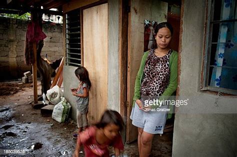 Teenage Pregnancy In The Philippines Photos Et Images De Collection