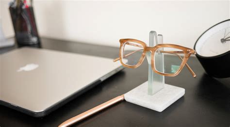 a minimal eyeglass holder banton frameworks